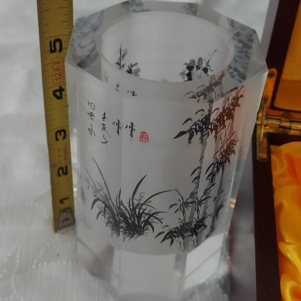 Chinese Reverse-painted Vase